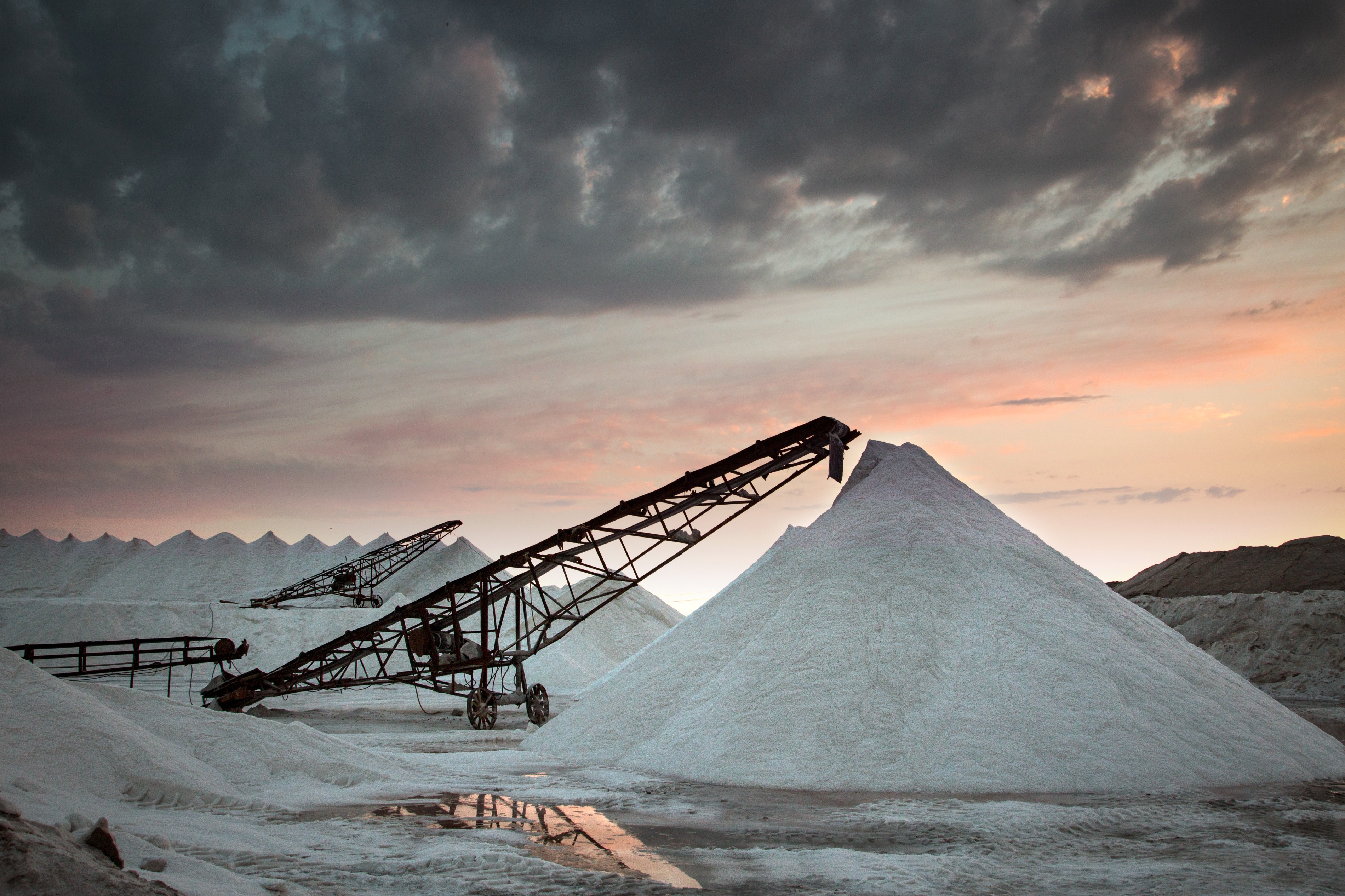 內蒙古額吉淖爾制鹽有限公司 包裝車間FRP陽光板安裝服務項目采購公告