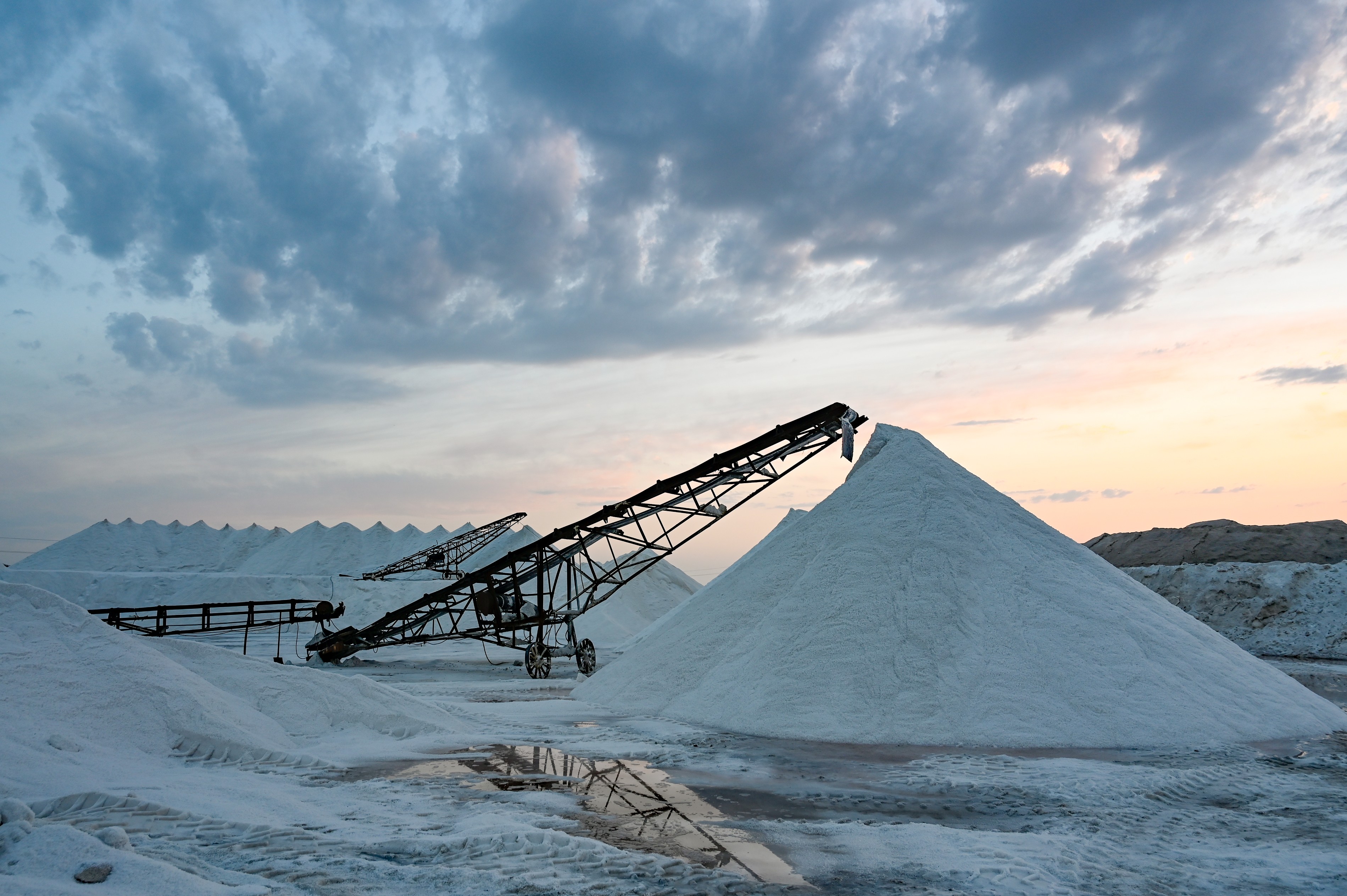 內(nèi)蒙古額吉淖爾制鹽有限公司 一工區(qū)洗滌線生產(chǎn)設(shè)備洗鹽機(jī)、振動(dòng)篩等設(shè)備制作安裝項(xiàng)目