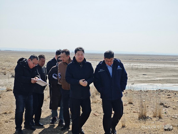 東烏珠穆沁旗旗委副書記、政府旗長常勝一行深入額鹽公司調(diào)研