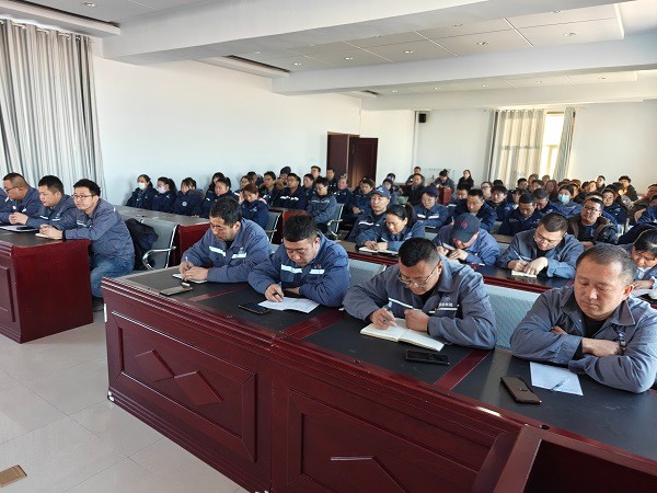 額鹽公司組織宣傳貫徹蒙鹽集團(tuán)2026年經(jīng)濟(jì)工作會(huì)議暨二屆四次職代會(huì)